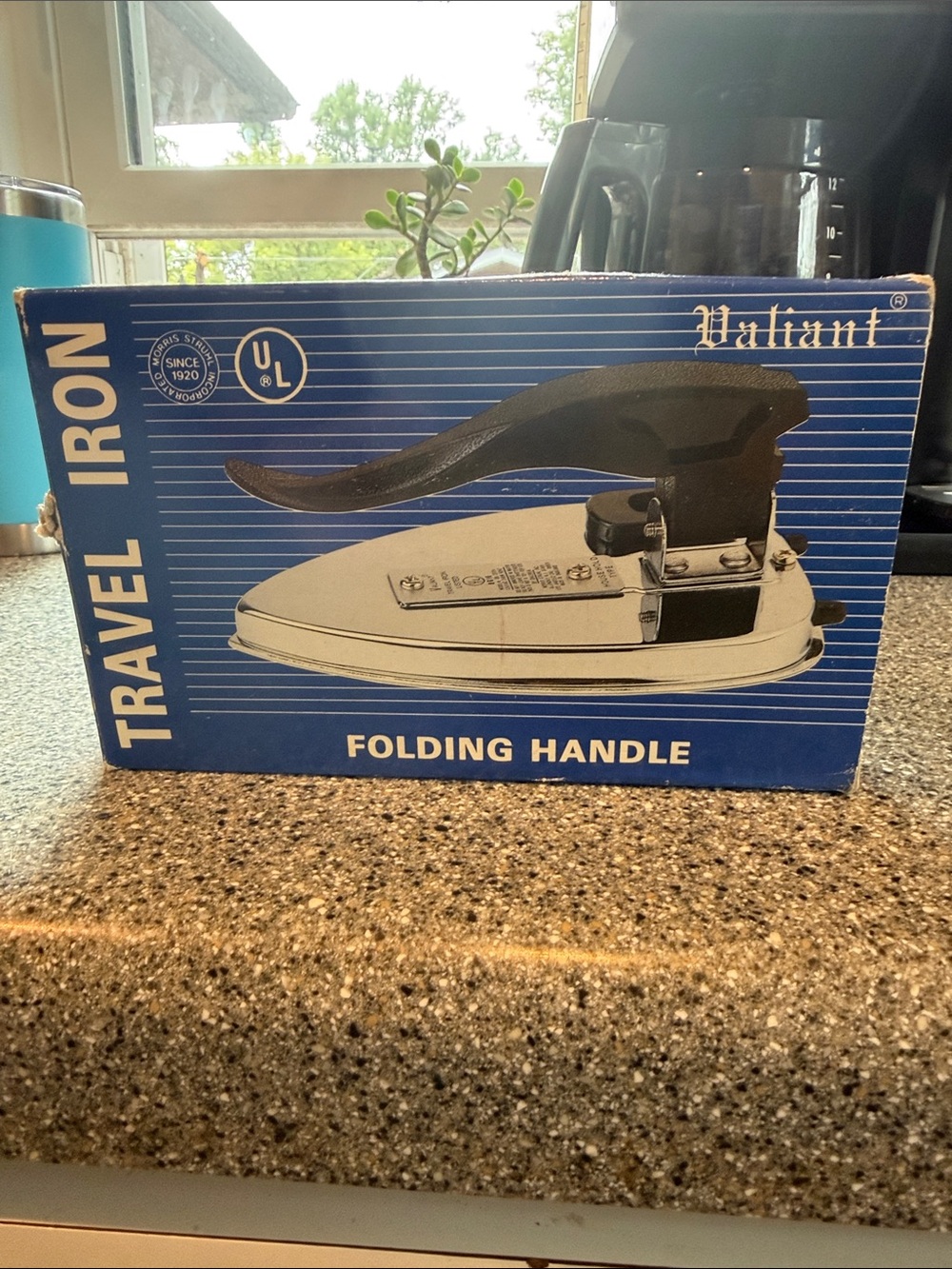 Valiant Folding Handle Travel Iron - Black/Silver